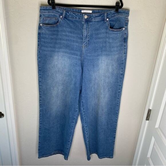 Eloquii Medium Wash Straight Leg Jeans 18 - Picture 11 of 11